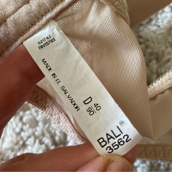 BALI
Minimizer Satin Tracings Comfort Strap Underwire Bra 3562 - Picture 5 of 7